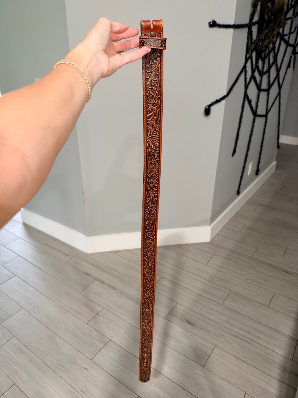 Tooled Leather Floral Belt in Rich Brown